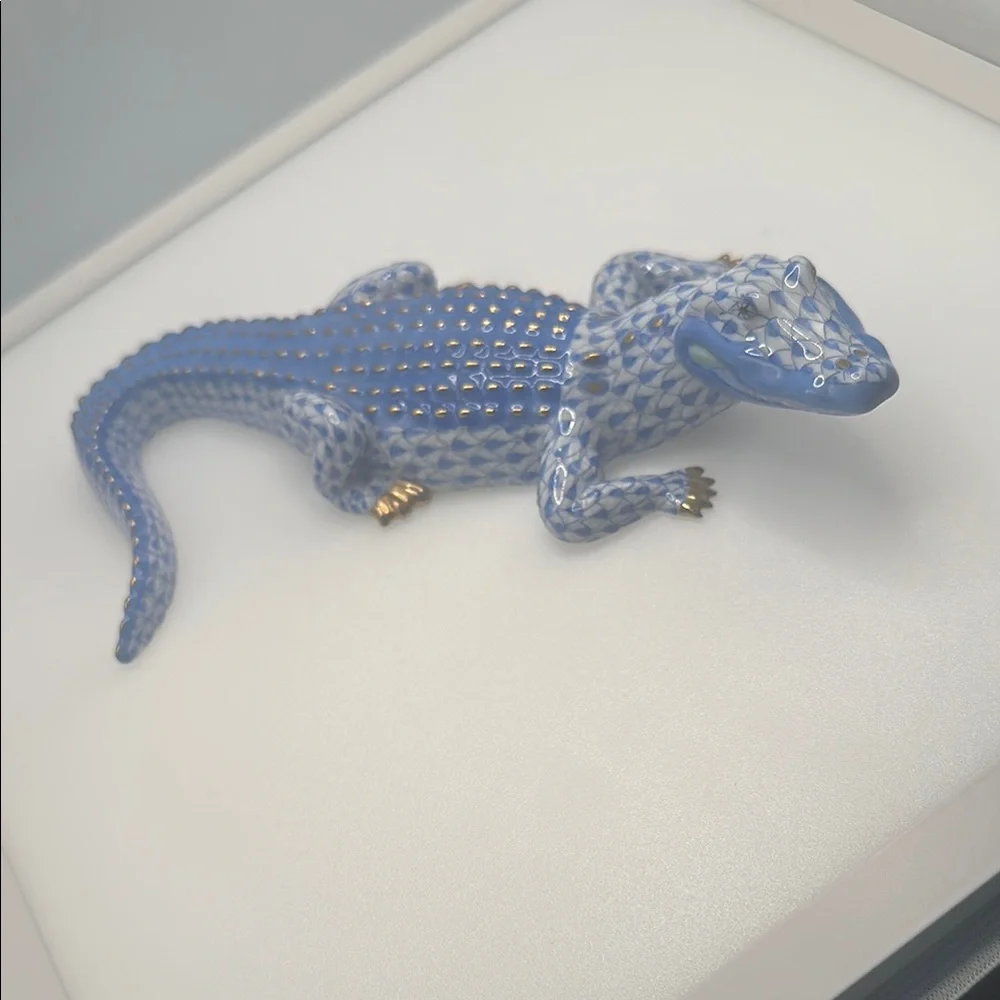 N/A elegant blue